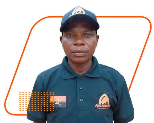 Vigilante da Akassia Segurança Privada em Angola no posto da Unilaplace